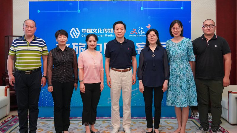 色彩规范书不是画册，别把品牌色当调色盘