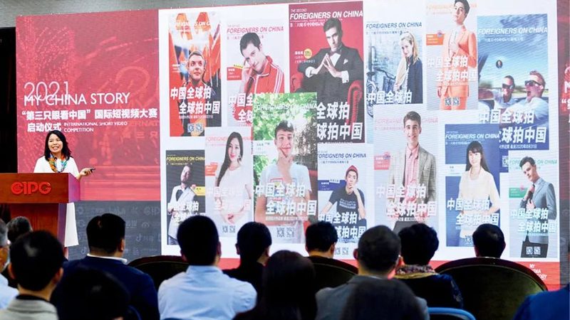 以下是一个短视频代运营团队的人员配置案例：
